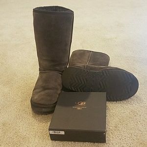 Classic Coffee Uggs and Sheepskin Care Kit
